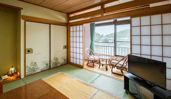 *【おまかせ和室12畳】8畳〜12畳の和室を人数によってご用意。全室トイレ付★Wi-Fi完備