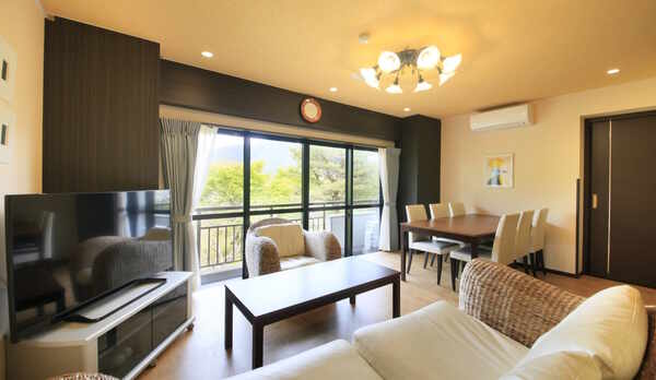 【Bdタイプ一例】94平米／2LDK・和洋室の客室。全室にジャグジーバス・マッサージチェア付！