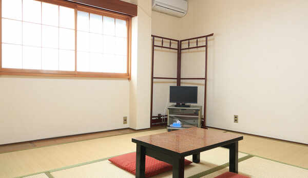 全室、冷暖房・テレビ完備