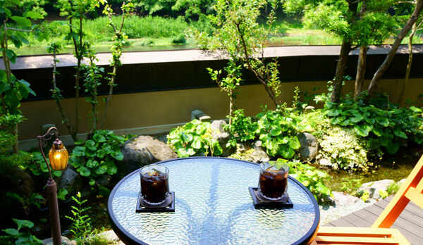 離れ客室【元】〜テラスからの眺め〜