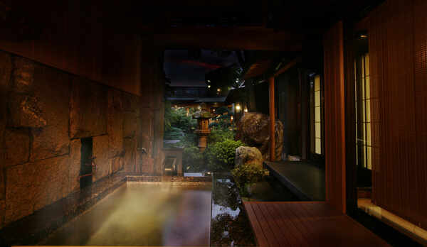 露天風呂付客室一例