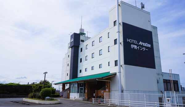 外観（看板リニューアル）