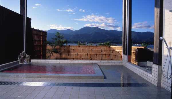 露天風呂「朱鷺の舞湯」　夏