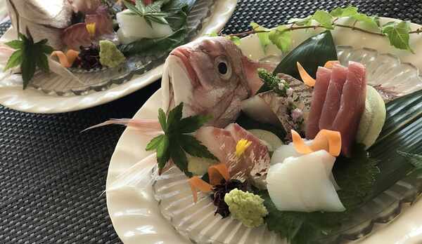 お刺身の盛合わせ　活造り