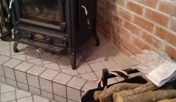 ログハウス　暖炉