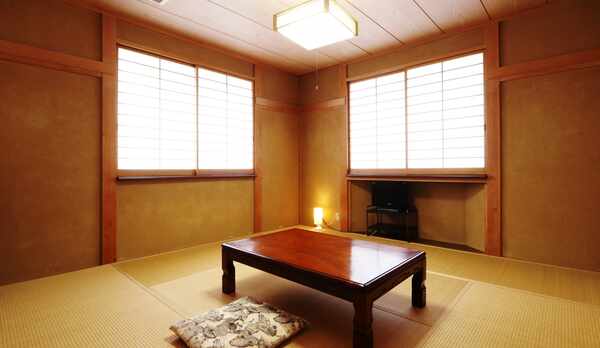 当館の和室のお部屋です。お客様に気持ちよくお過ごしいただけるよう清潔にしております。 