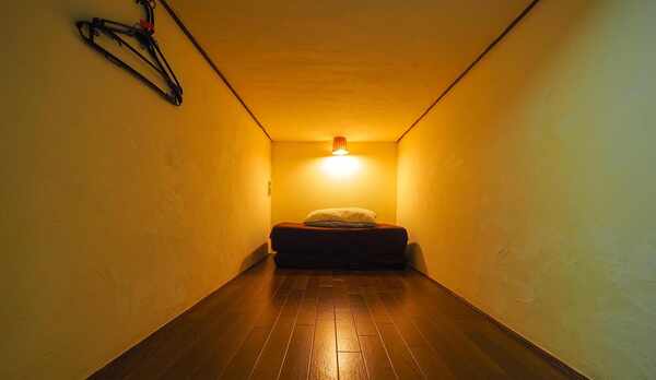 ・カプセル内はとてもシンプルで落ち着く空間です