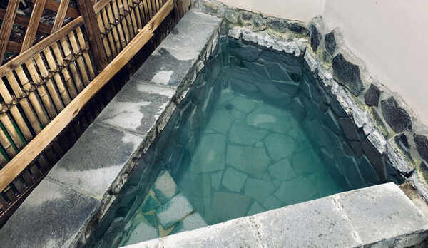 ・草津一小さい！と評判の露天風呂です