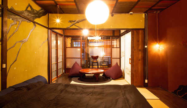 ・寝室、居間へと直線的につながる空間が心地よく馴染みます