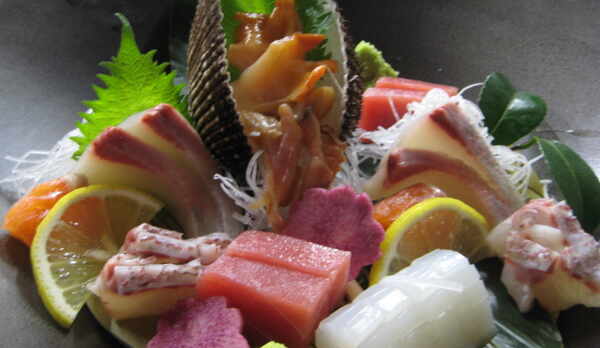 お造りは築地からと、相模湾の幸