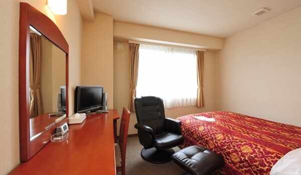 部屋（入り口から）