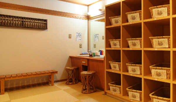 天然温泉　和室風呂　脱衣場