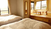 【客室】ツインベッドルーム付和室