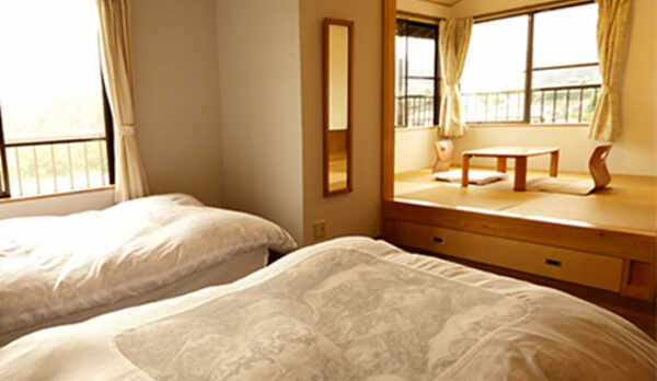 【客室】ツインベッドルーム付和室