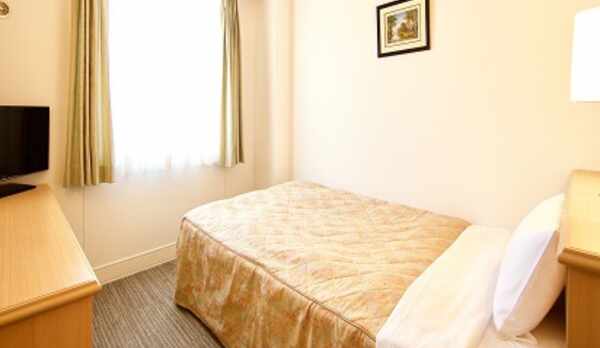 【シングルルーム】ベッドサイズ：123㎝&times;195㎝　　※セミダブルサイズです。