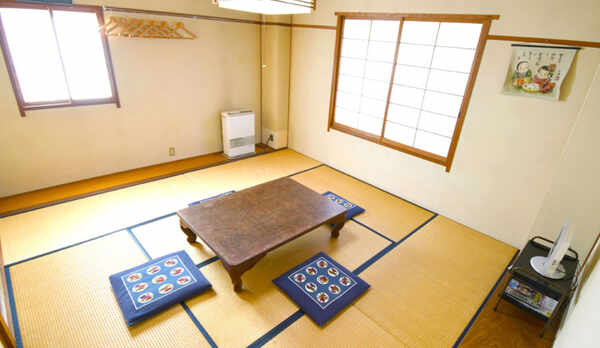 *和室8畳一例／少人数のお客様向けのお部屋。ゆっくり畳で足を延ばしておくつろぎください。