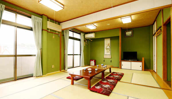 ◆昔ながらの島民宿の寛ぎの和室☆1室4名まで泊まれます♪