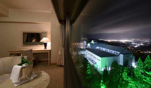 サウスタワー上階　夜景側