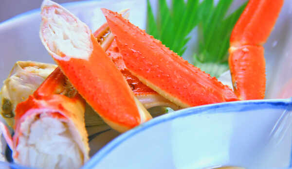 ■【イメージ】身がギュッと引きしまった蟹の刺身