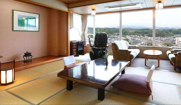 禁煙｜デラックス和洋室／ツインベッド＆和室※一例