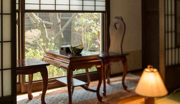 *民芸調和室/調度品にも部屋一つ一つにこだわりを込めた客室