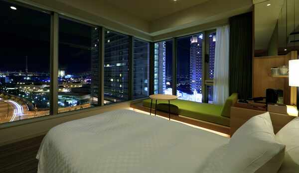 コーナーソファーツインハイフロア