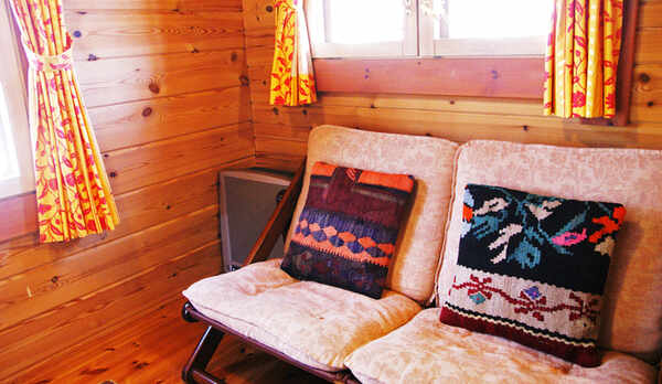 #フィンランドミニ　太陽の光がたっぷり注ぎ込む可愛らしい山小屋風コテージ。