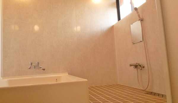 *【貸切風呂】4〜5名様用のお風呂。グループ単位でご入浴ください