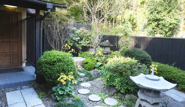 ・プライベート感のある離れのお部屋になります