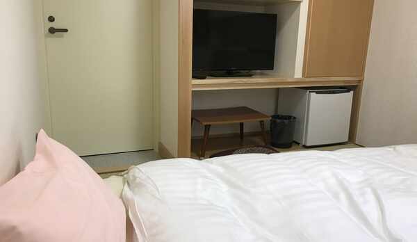 和室４.５畳【中央禁煙館 富士】ダブルベッドルームのお部屋写真