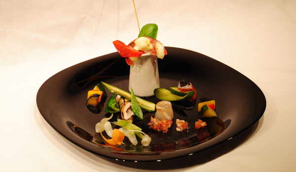 彩り鮮やかな夏野菜を使った　-夏野菜のアミューズ-