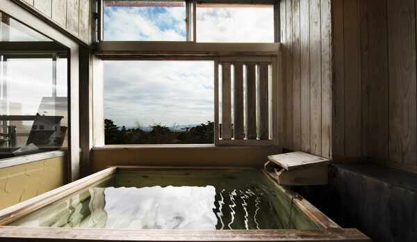 和室八畳間　露天風呂付　喫煙室　狩野