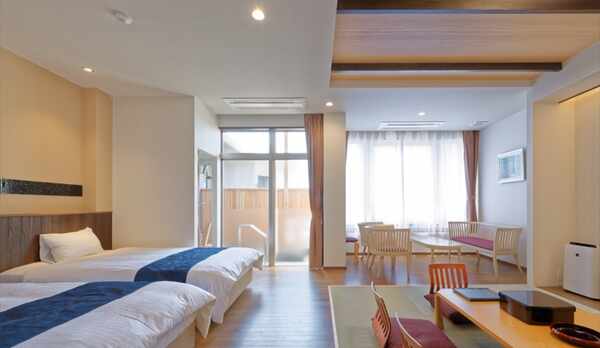 【露天風呂付和洋室の一例】※セパレートタイプのお部屋になる場合もございます。ご了承ください。