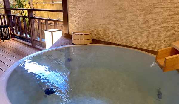 露天風呂・ダイニング付き和モダンベッドルーム