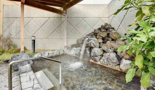 *温泉大浴場：露天風呂