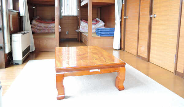 *【4人棟ケビン】バス・トイレ・キッチン・エアコン・ガスヒーター完備。