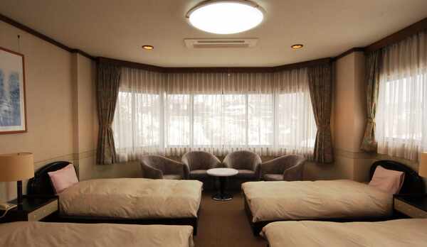 ★洋室4ベット（自動開閉式洗浄トイレ付き））（2〜４名）※禁煙