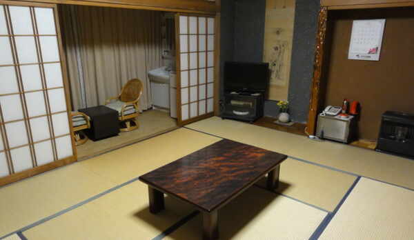 503号室10畳トイレ、2畳板場付き