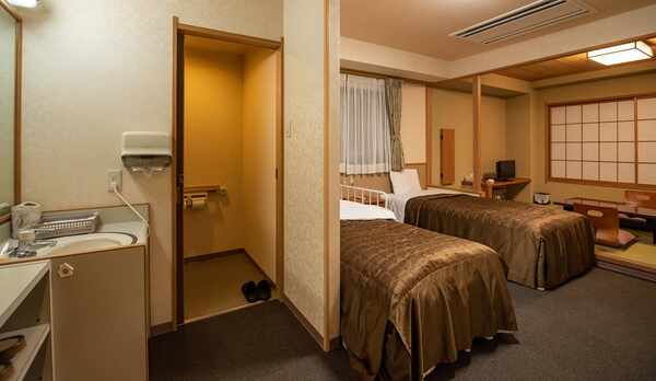 ・バリアフリールーム「時の間」和室4.5畳＋ベッドルーム4畳