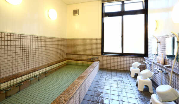 温かいお風呂でゆっくりとおくつろぎください