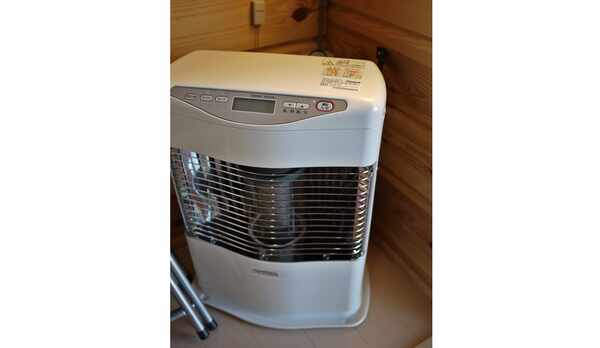 *ロッジ内/冷暖房がございます。お好みの室温に調節してください。