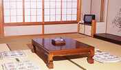 ・【和室10畳】静かなお部屋でゆっくりお休みください。
