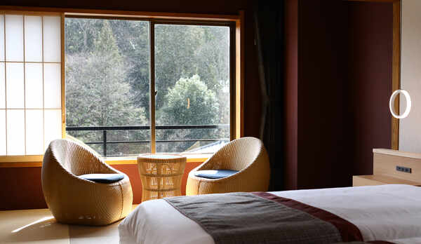 湯端館プレミアム和洋室・広縁