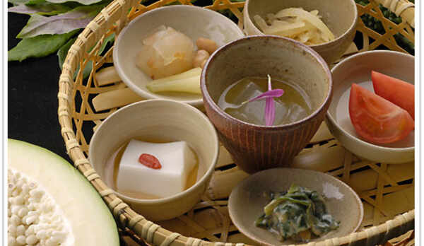 数量限定 命薬（ぬちぐすい）御膳