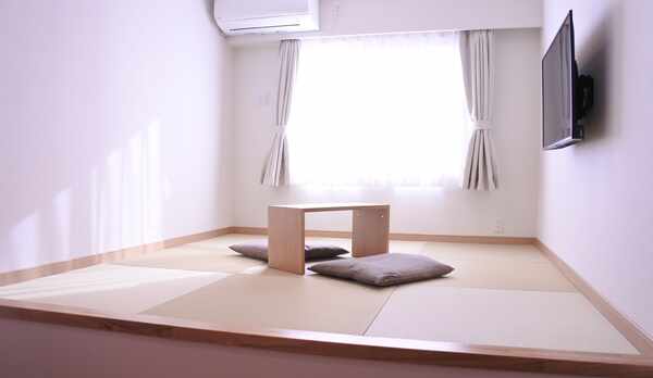 ＜新館＞小上がり１〜２名部屋・室内畳スペース