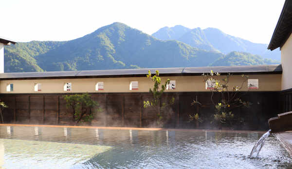 露天風呂から見る飯士山