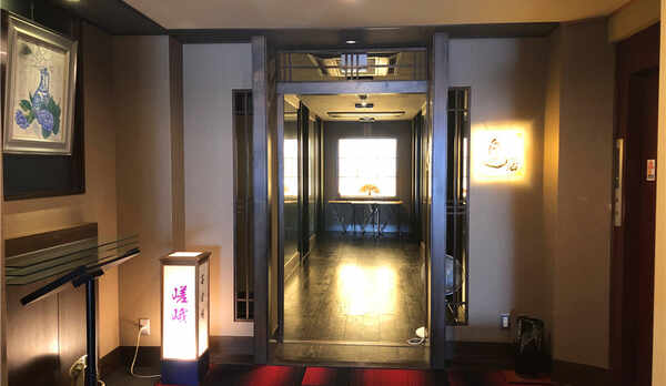 宴会場（個室部屋）入口