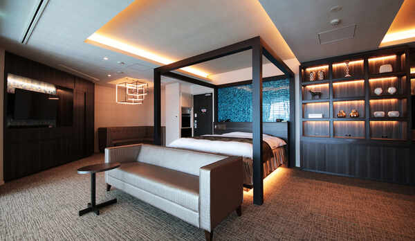 プールスイート　メインベッド