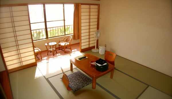 和室８畳＋広縁＋洗面所＋洗浄機能付きトイレ