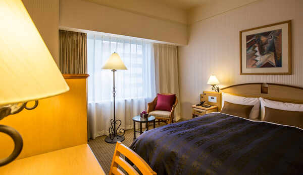 【シングル・セミダブル】110〜140cmのベッド幅と、18㎡のお部屋でごゆっくりお過ごしください♪